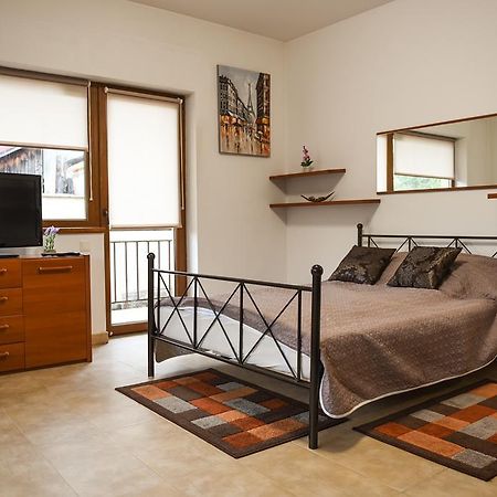 קלוז'-נאפוקה Modern Apartment Near City Center מראה חיצוני תמונה