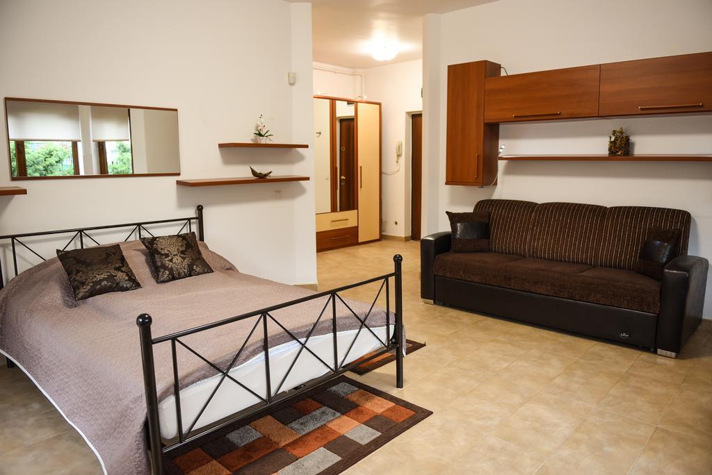 קלוז'-נאפוקה Modern Apartment Near City Center מראה חיצוני תמונה