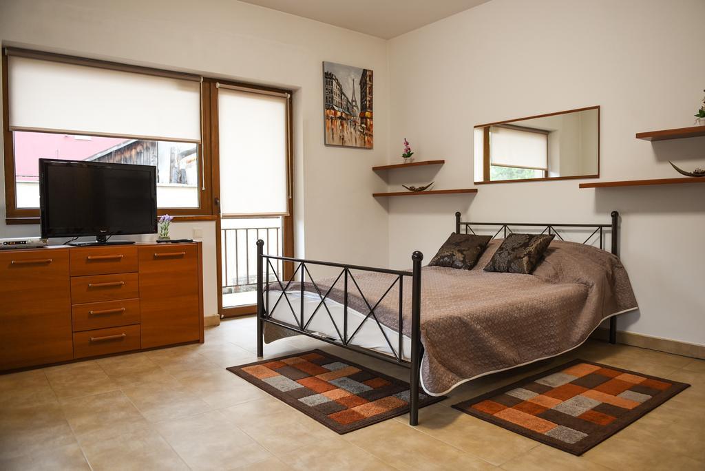 קלוז'-נאפוקה Modern Apartment Near City Center מראה חיצוני תמונה
