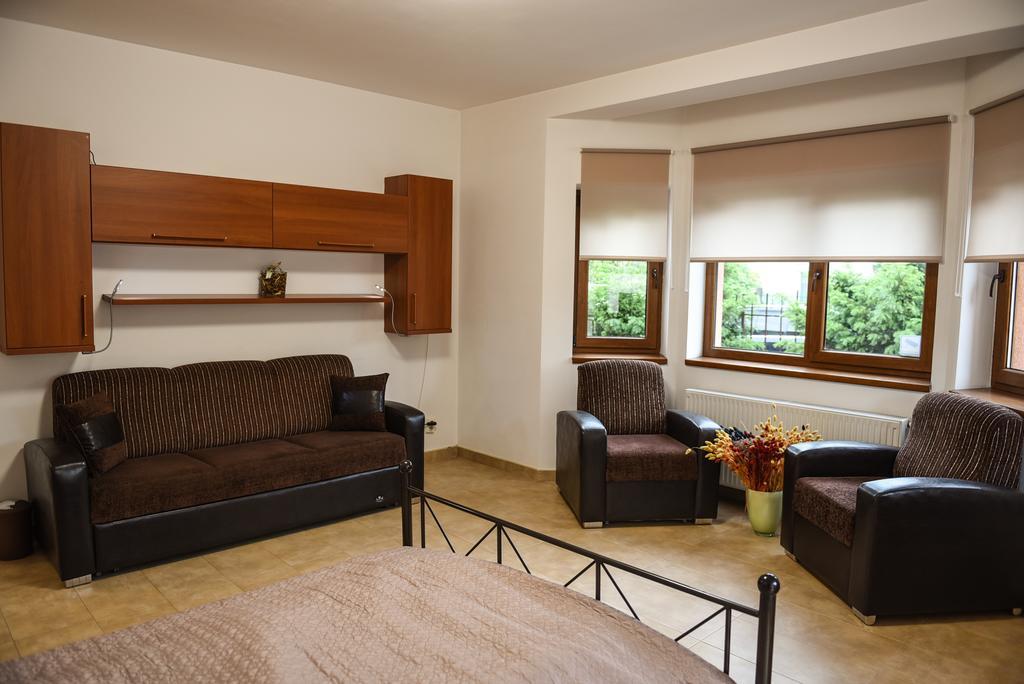 קלוז'-נאפוקה Modern Apartment Near City Center מראה חיצוני תמונה