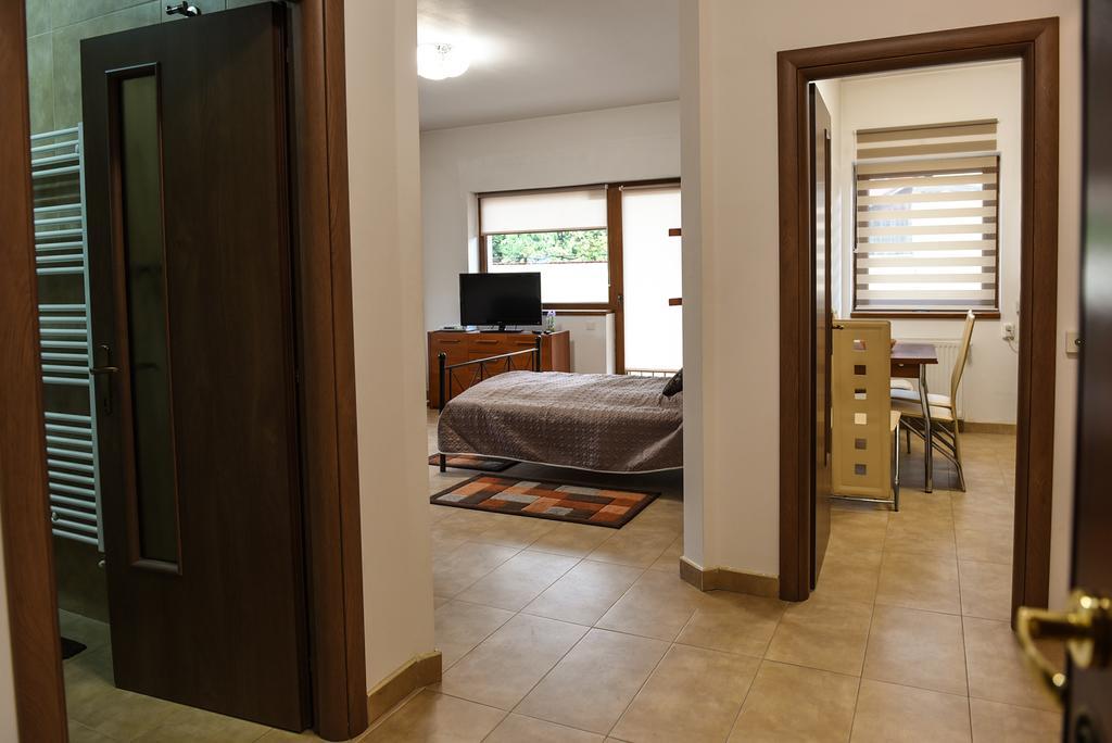 קלוז'-נאפוקה Modern Apartment Near City Center מראה חיצוני תמונה
